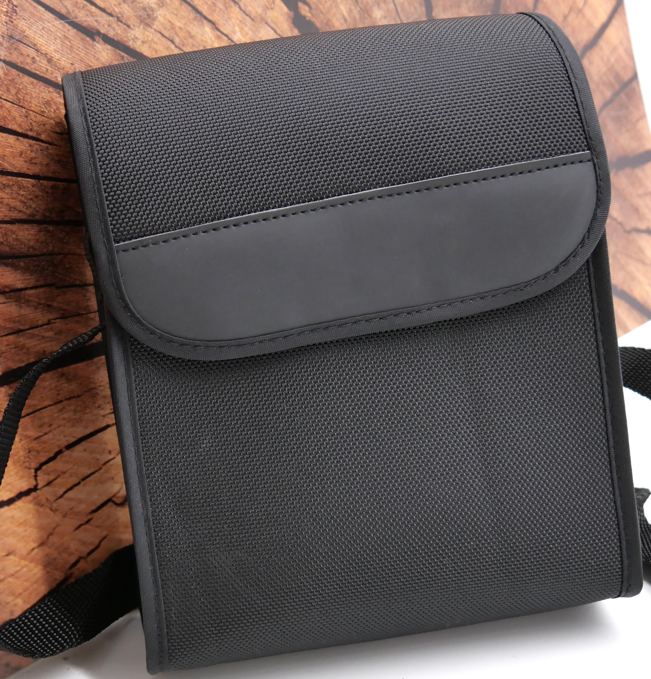 Universale Fernglastasche aus Stoff mit Trageriemen